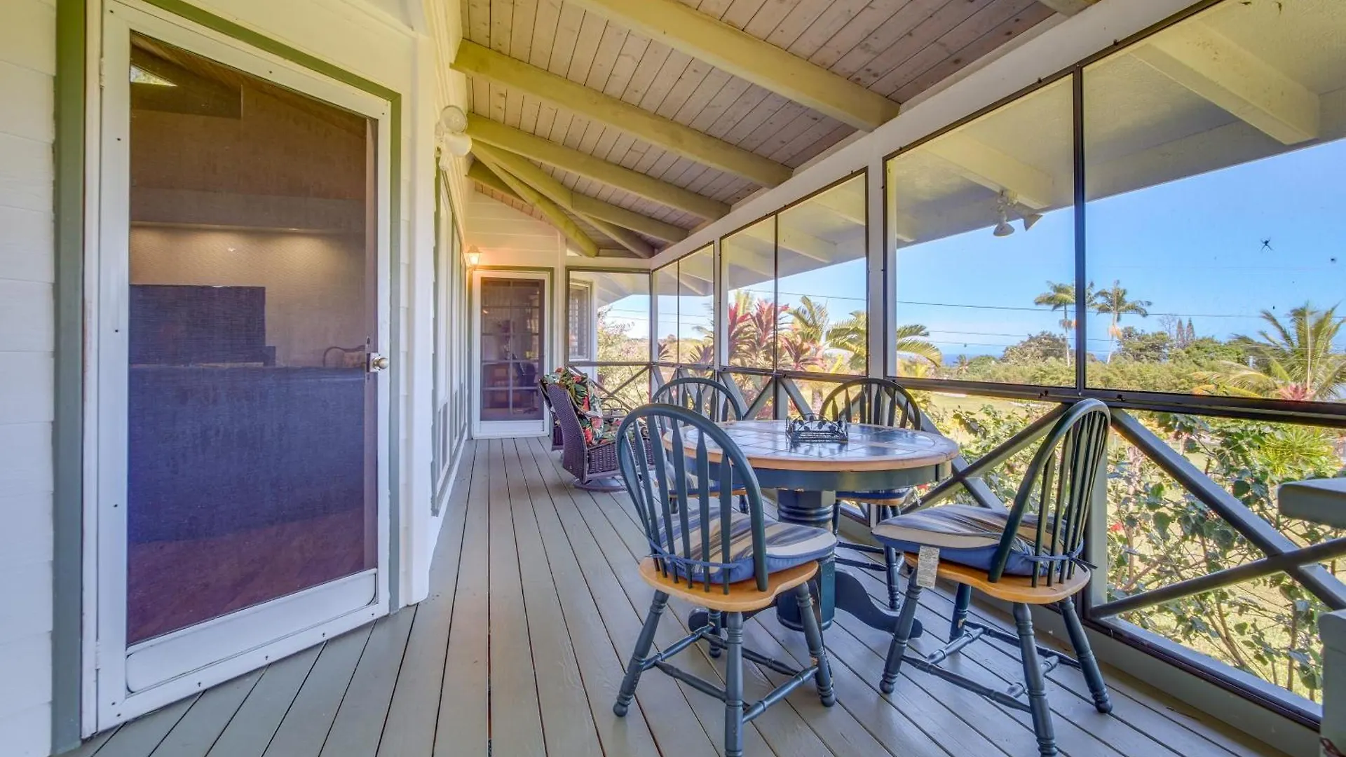 Honomu Home With Screened Lanai And Ocean Views! Pepeekeo