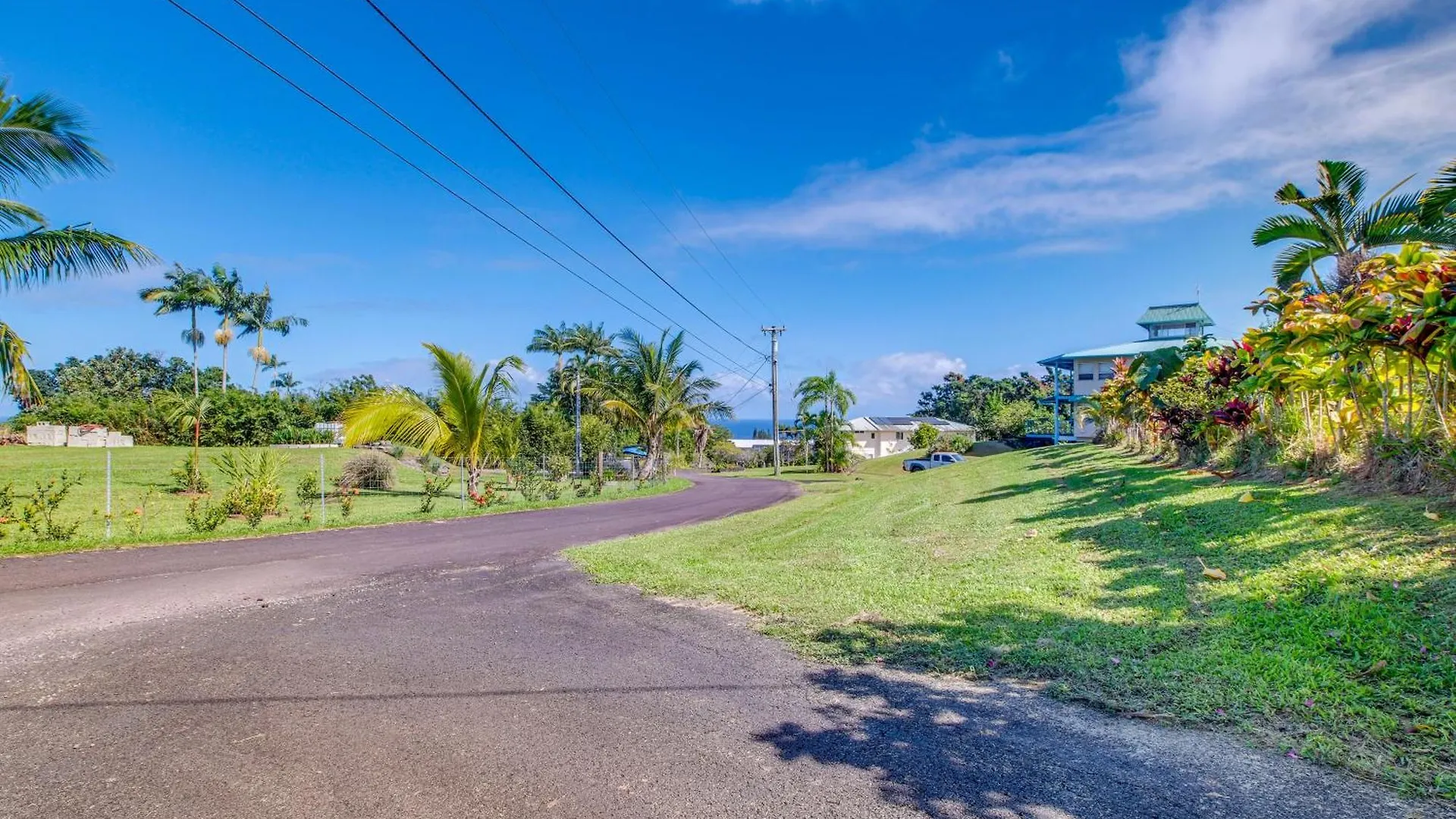 Honomu Home With Screened Lanai And Ocean Views! Pepeekeo Holiday home