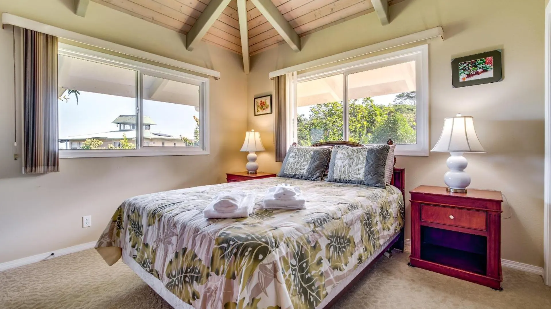 Honomu Home With Screened Lanai And Ocean Views! Pepeekeo Holiday home